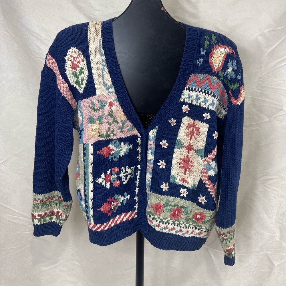 Heirloom Collectibles Womens sz L floral sweater